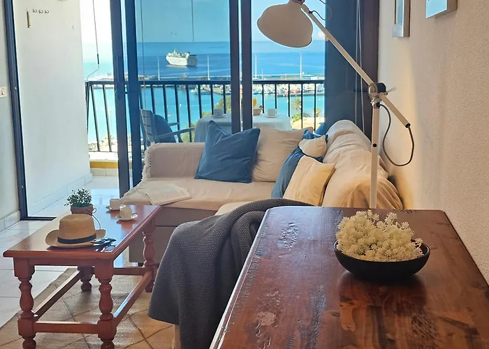 New Sunshine Ocean Achacay, Cristianos, Tenerife * Los Cristianos (Tenerife)